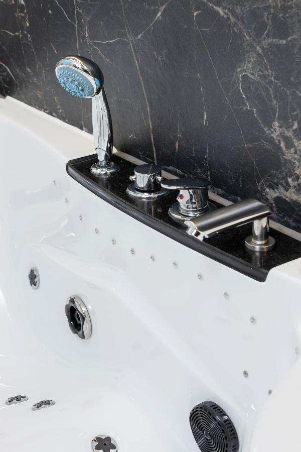 Kazimierz With Jacuzzi By Renters Prestige Апартаменти Краків