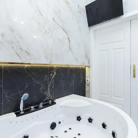 Kazimierz Studio With Jacuzzi By Renters Prestige Krakow Exterior photo